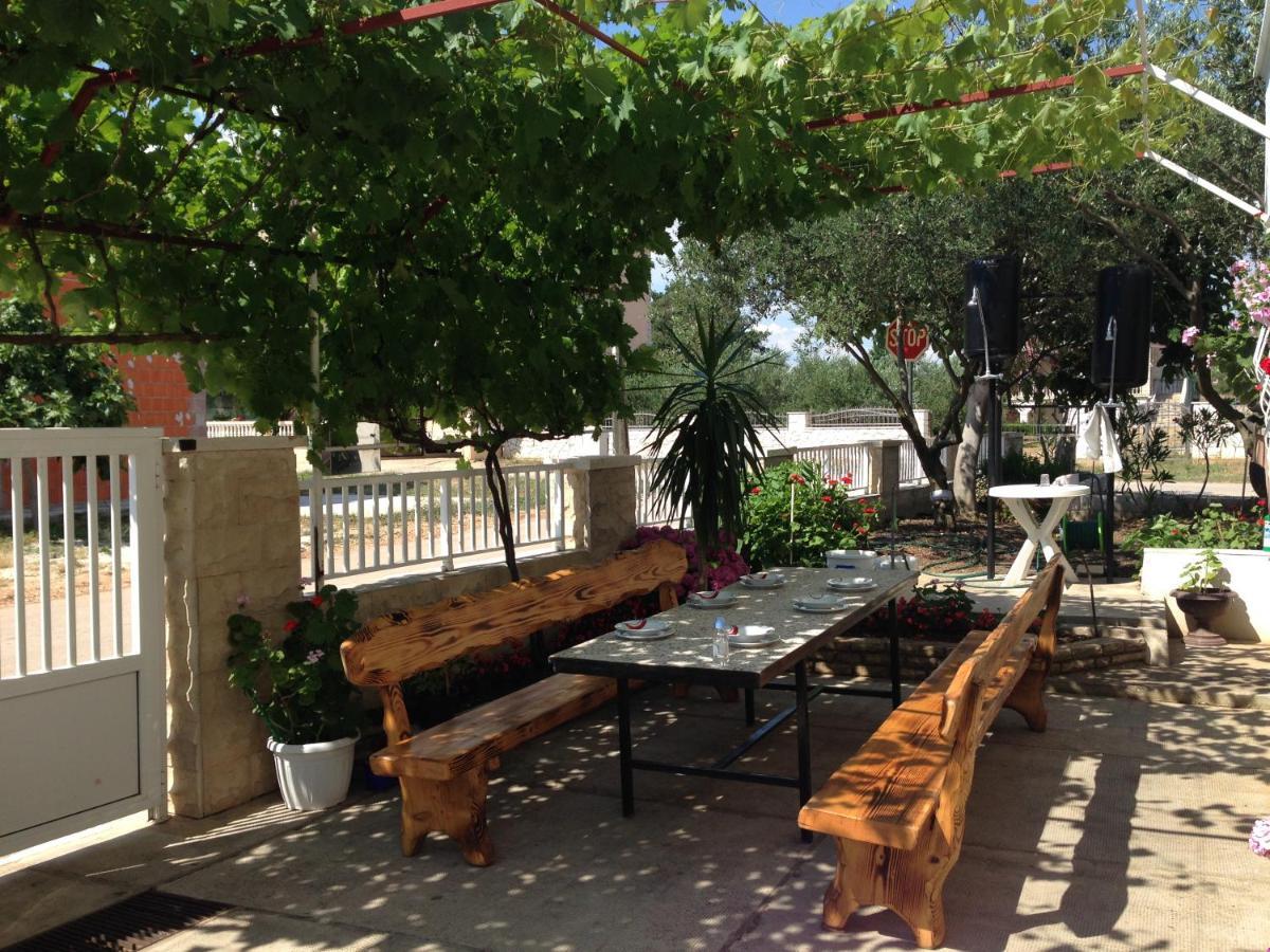 Apartmani Slavica Biograd Na Moru Eksteriør bilde